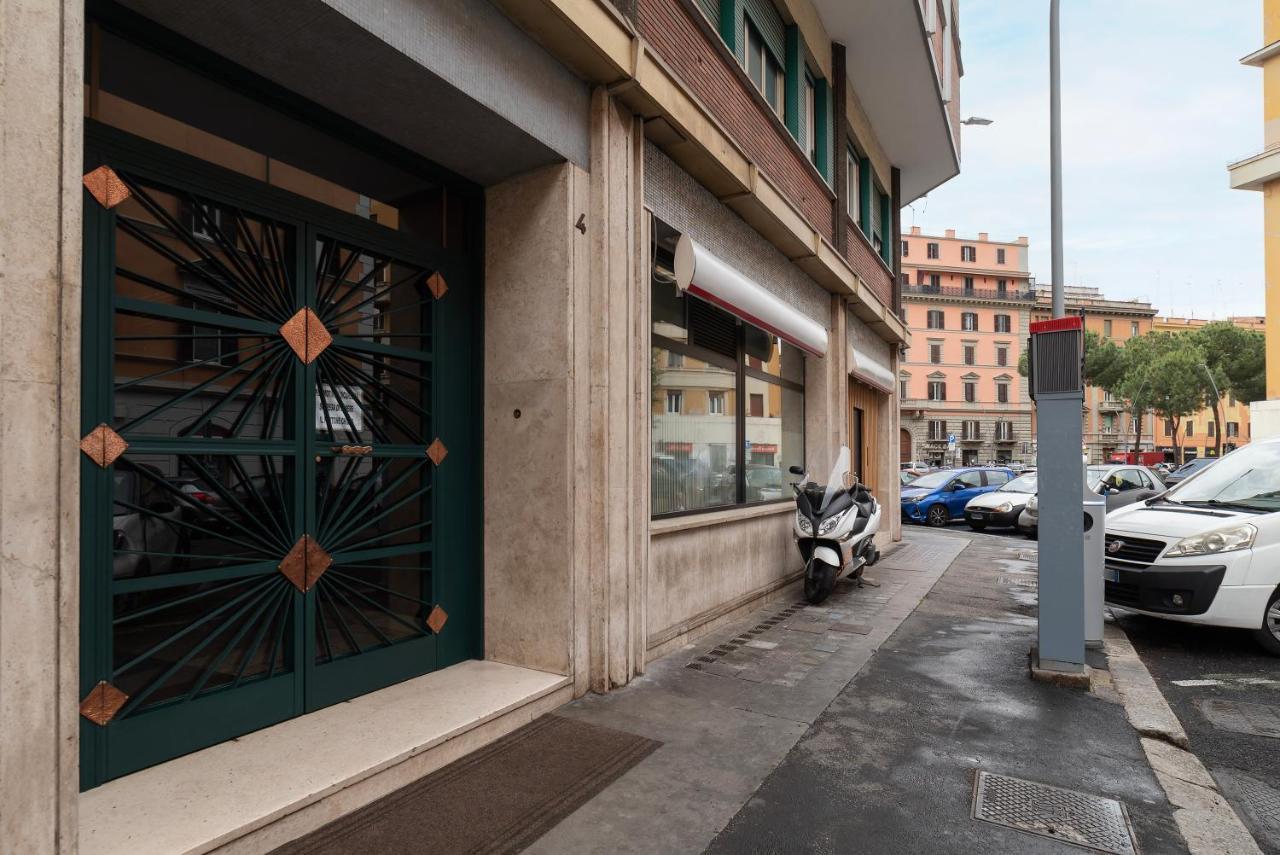 Piazza Re Di Roma Comfy Apartment ภายนอก รูปภาพ