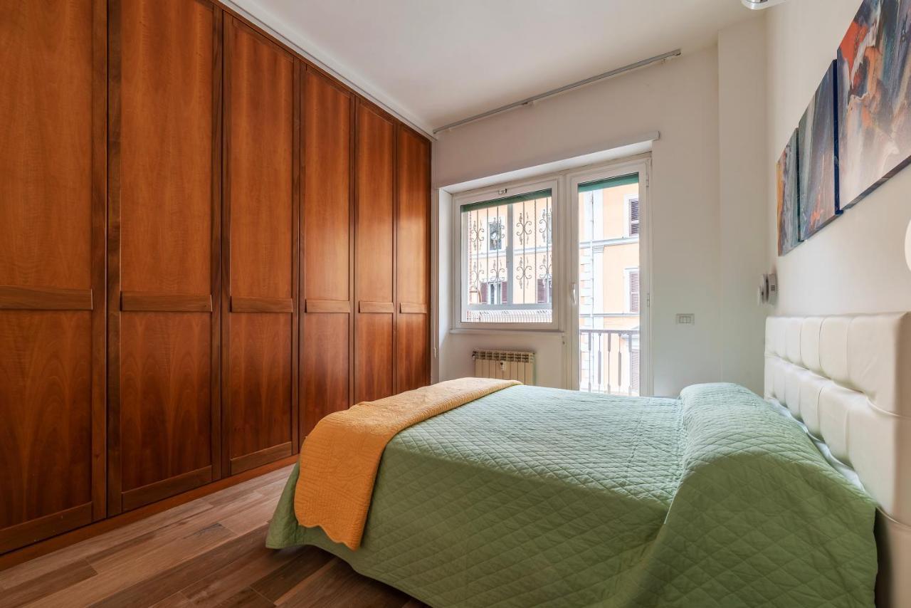 Piazza Re Di Roma Comfy Apartment ภายนอก รูปภาพ