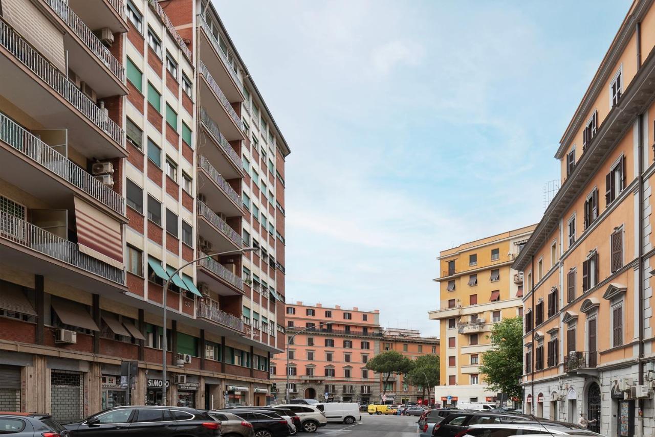 Piazza Re Di Roma Comfy Apartment ภายนอก รูปภาพ