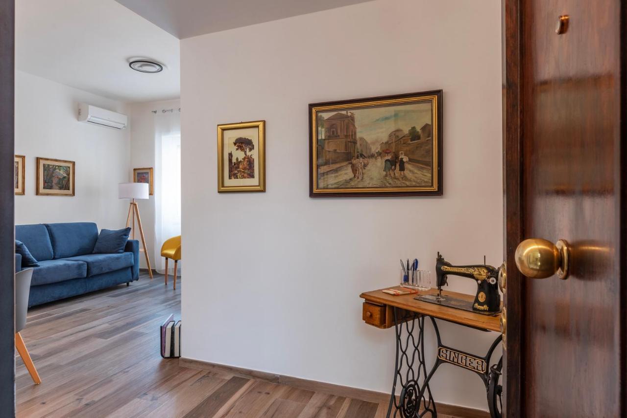 Piazza Re Di Roma Comfy Apartment ภายนอก รูปภาพ