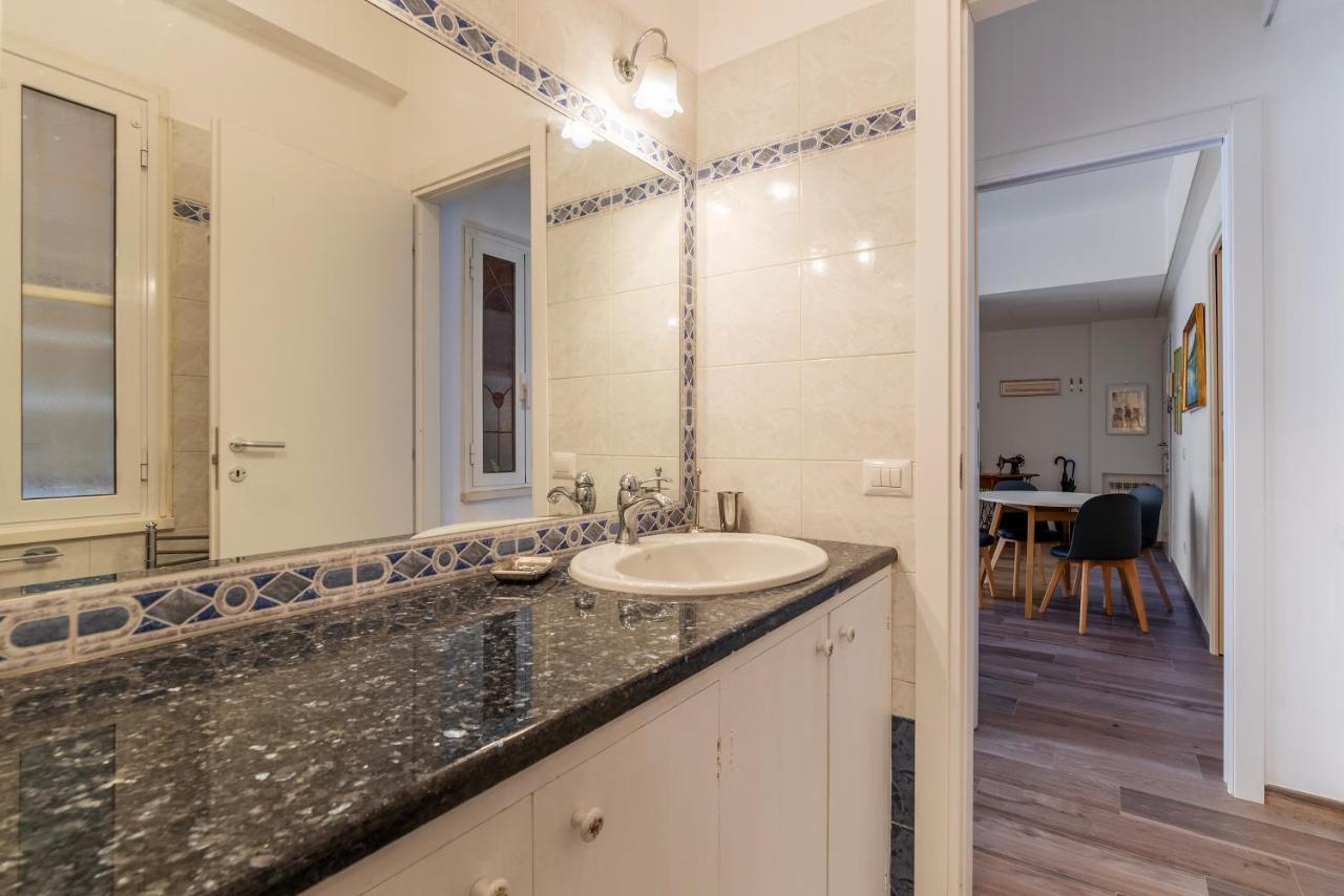 Piazza Re Di Roma Comfy Apartment ภายนอก รูปภาพ